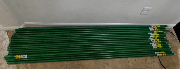 Miracle Gro Solid Garden Stakes Fiberglass Poles Fence Post Heavy-Duty Plant Stakes for plants , 6ft - Image 12