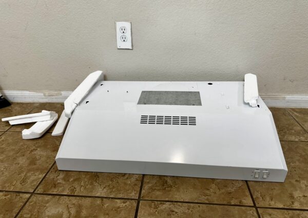 GE 30-in 200-CFM Convertible White Under Cabinet Range Hoods Undercabinet Mount - Image 12