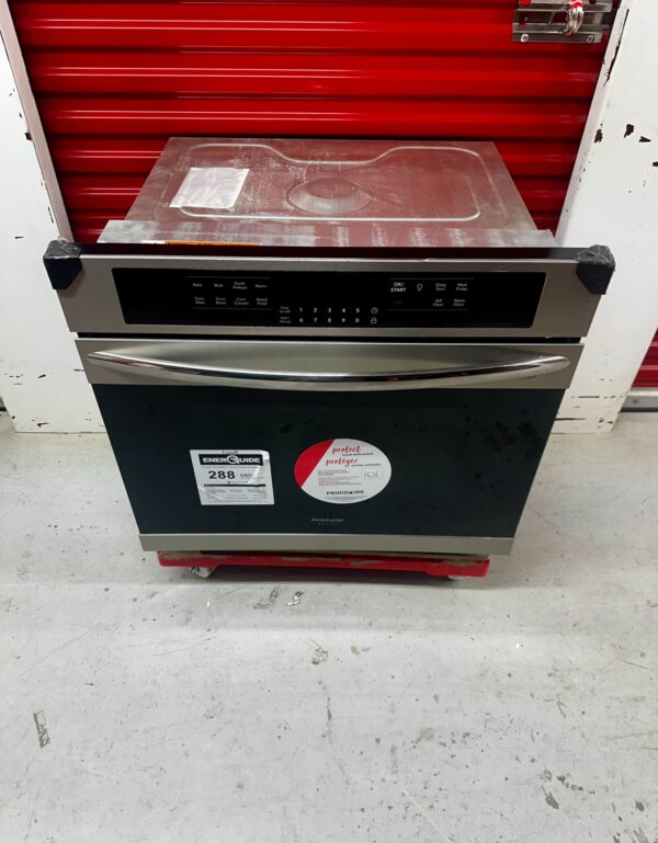 Frigidaire Gallery 30-in Single Electric Wall Oven True Convection Self-cleaning (Stainless Steel) - Image 10