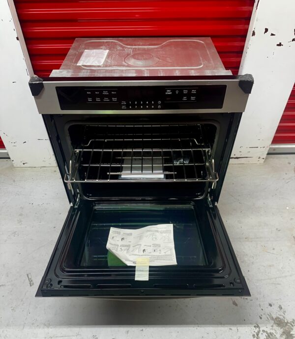 Frigidaire Gallery 30-in Single Electric Wall Oven True Convection Self-cleaning (Stainless Steel) - Image 12