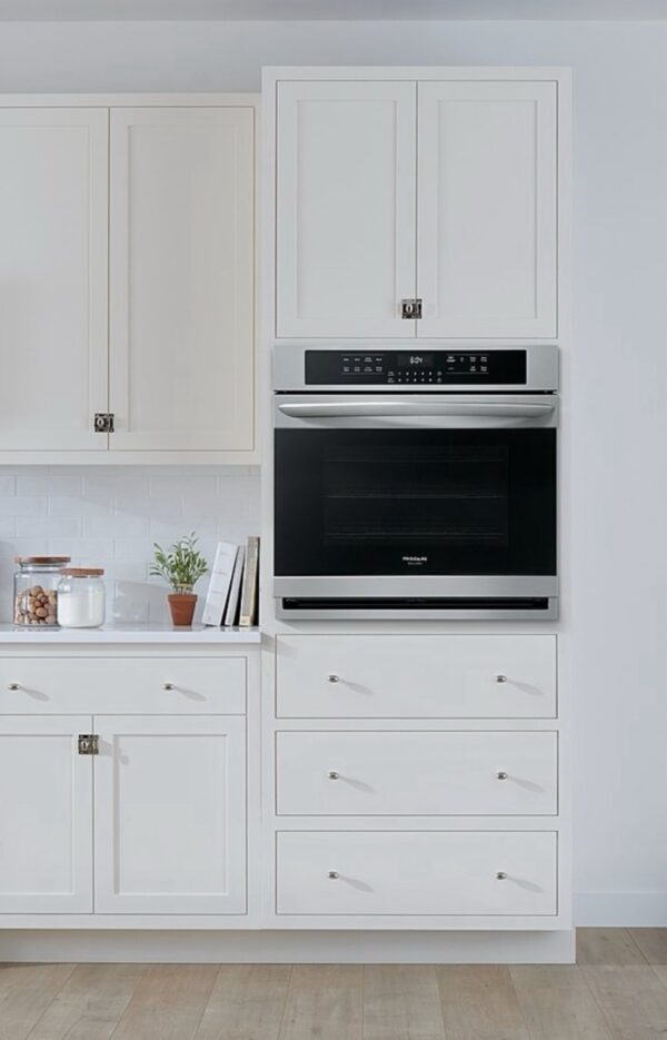 Frigidaire Gallery 30-in Single Electric Wall Oven True Convection Self-cleaning (Stainless Steel) - Image 6