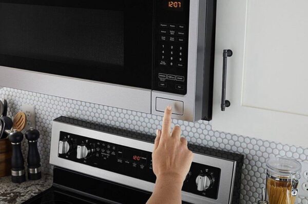 Maytag 1.7-cu ft 1000-Watt Over-the-Range Microwave (Fingerprint Resistant Stainless Steel) - Image 9