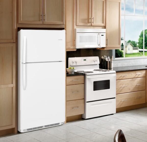 Frigidaire 20.4-cu ft Garage Ready Top-Freezer Refrigerator (White) - Image 10