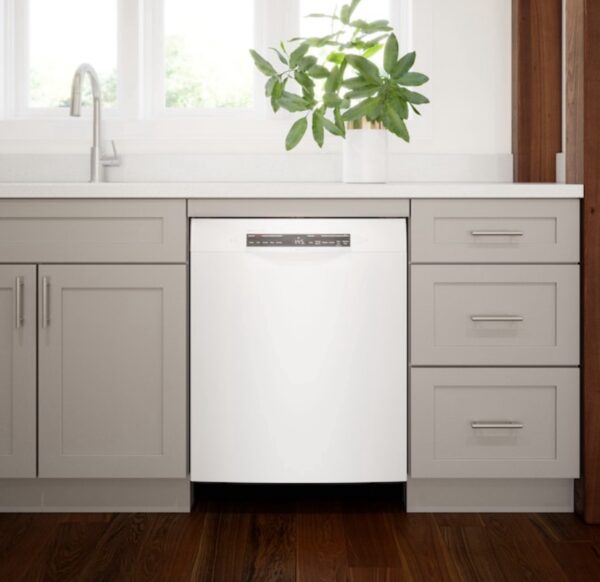 Bosch 300 Series 24-in Front Control Smart Built-In Dishwasher (White), 44-dBA Very Quiet Sound Level - Image 4