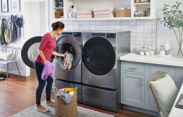 Whirlpool 15.5-in x 27-in Universal Laundry Pedestal (Chrome Shadow) with Storage Drawer - Image 7
